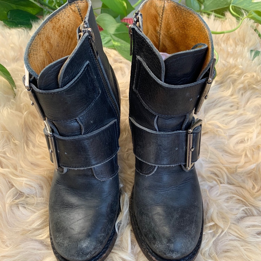Frye Black Leather Buckle Boot Size 6 - Picture 6 of 9